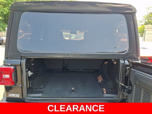 Used 2024 Jeep Wrangler Unlimited Sahara w/ Safety Group AWD/4WD image 28