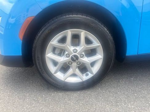 Used 2023 Kia Soul S FWD image 9