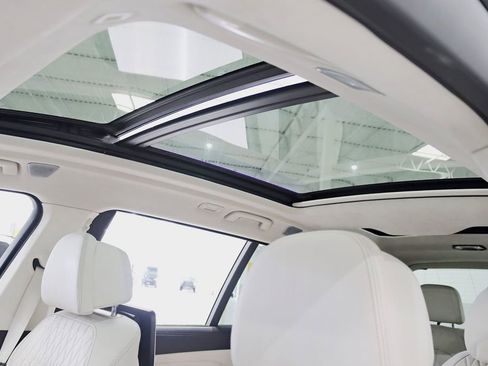 Used 2022 BMW ALPINA XB7 AWD/4WD image 36
