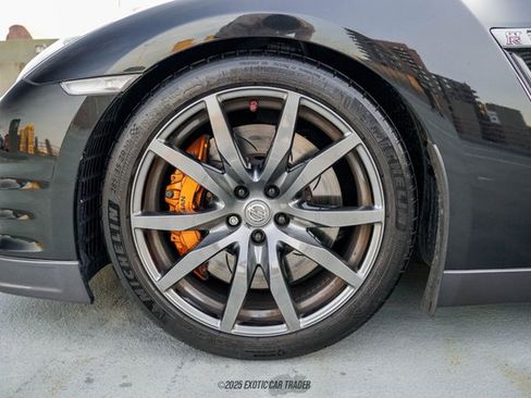 Used 2014 Nissan GT-R Premium w/ Premium Interior Package image 81
