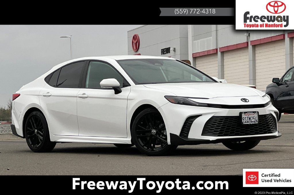 Certified 2025 Toyota Camry SE w/ Convenience Package FWD image 1