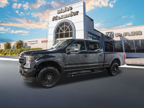 Used 2022 Ford F250 Lariat w/ Black Appearance Package image 9