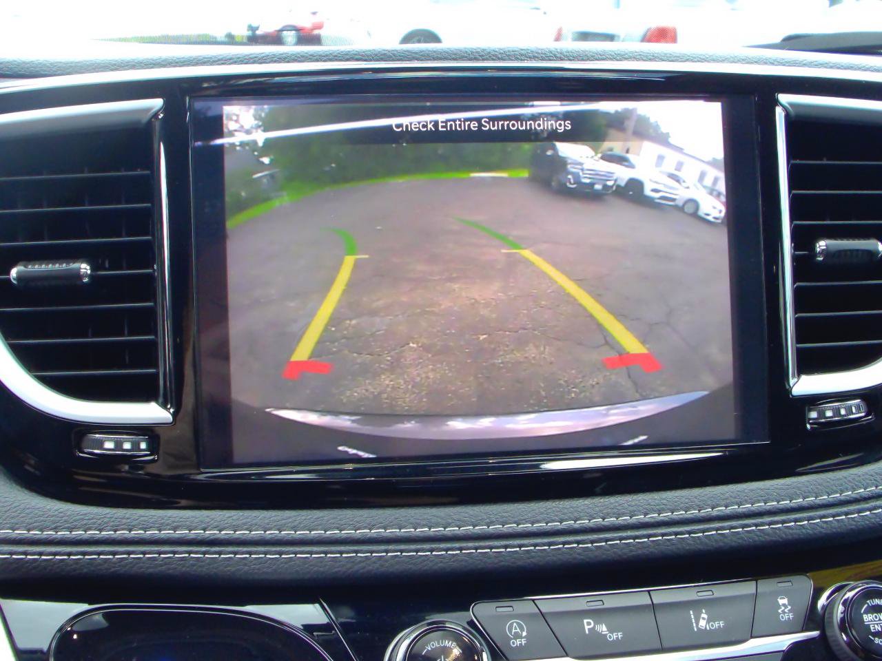 Used 2023 Chrysler Pacifica Limited FWD image 20