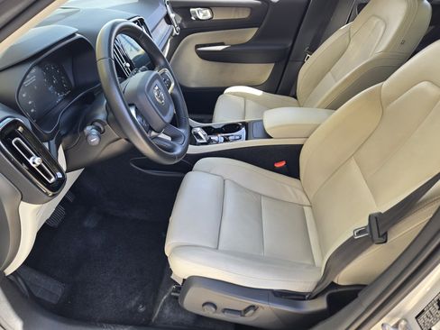 Used 2019 Volvo XC40 T4 Inscription image 20