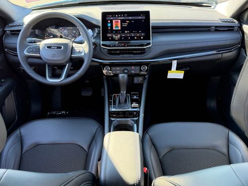New 2026 Jeep Compass Latitude AWD/4WD image 17