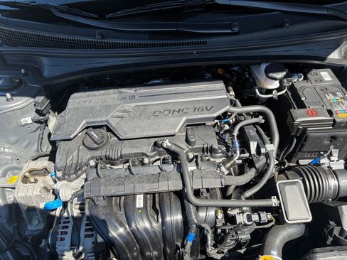 Used 2025 Hyundai Elantra SEL image 28