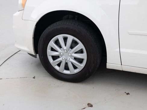 Used 2011 Dodge Grand Caravan Express FWD image 18