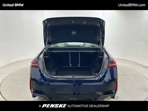 Used 2026 BMW 530i w/ M Sport Package RWD image 22