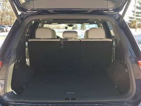 Used 2022 Volkswagen Tiguan SEL R-Line image 30