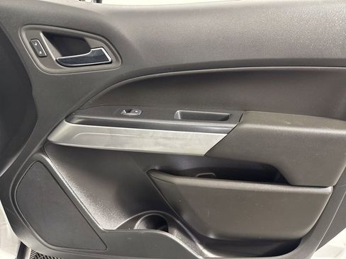 Used 2022 Chevrolet Colorado LT w/ Fleet Safety Package image 18