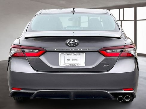 Used 2024 Toyota Camry SE image 5