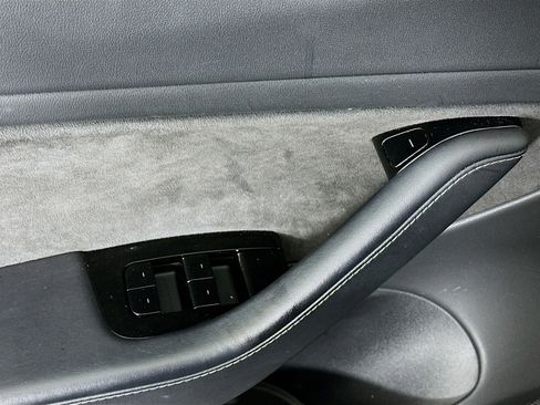 Used 2018 Tesla Model 3 Long Range image 15