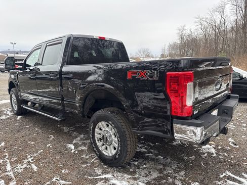 Used 2017 Ford F250 XLT w/ XLT Value Package image 8