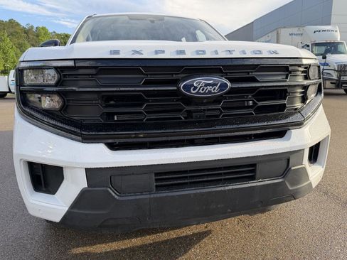 Used 2025 Ford Expedition Active AWD/4WD image 26
