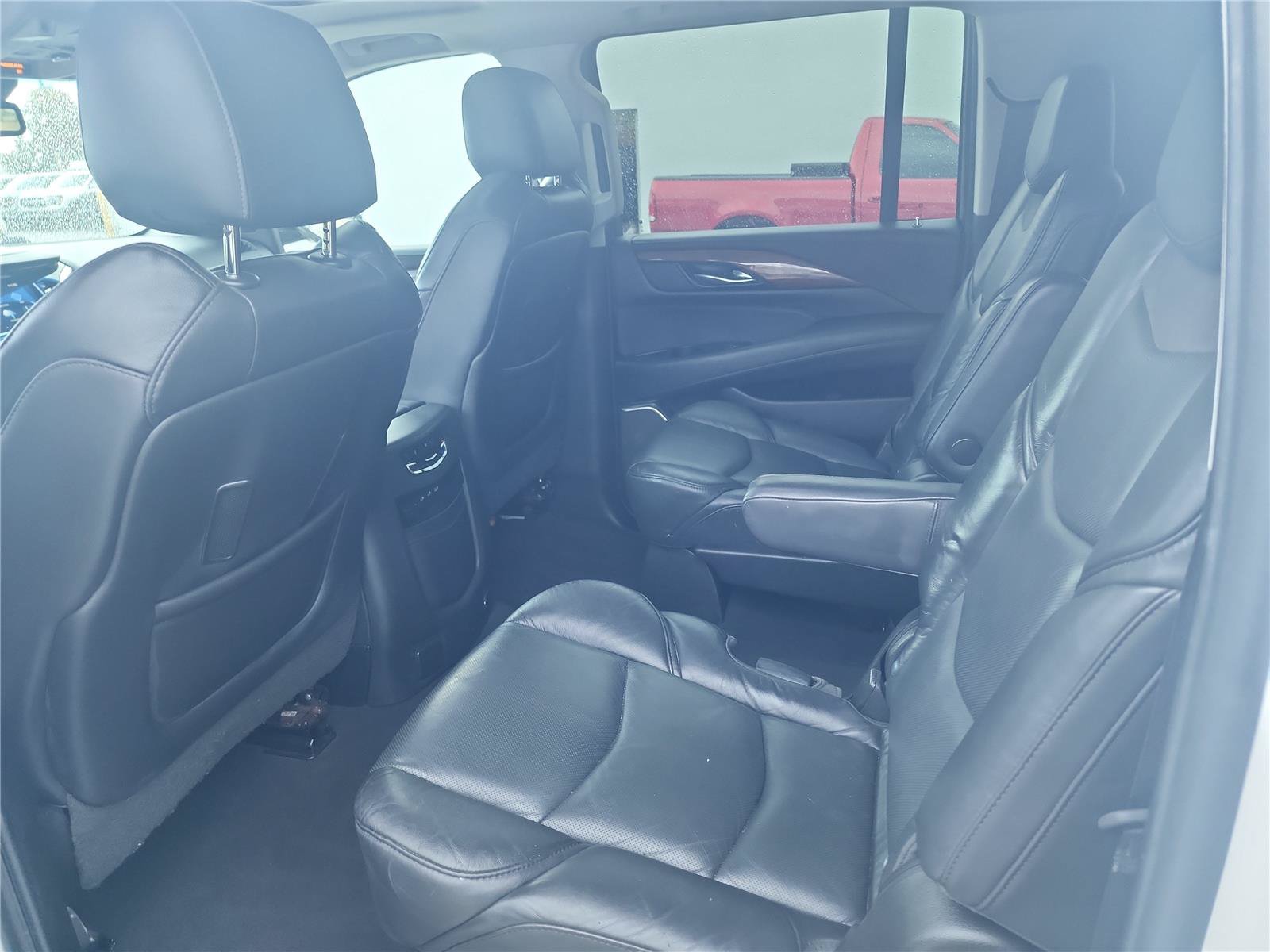 Used 2019 Cadillac Escalade ESV Luxury RWD image 19