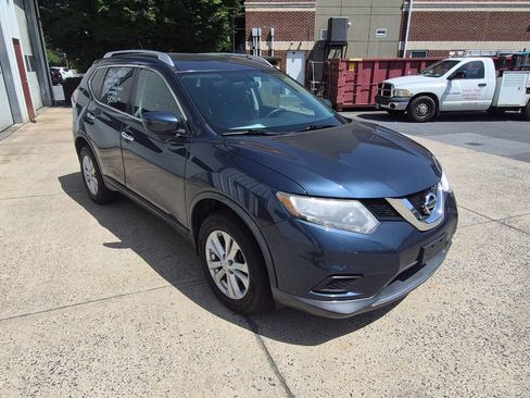 Used 2016 Nissan Rogue SV AWD/4WD image 2