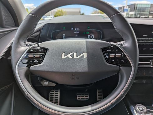 Certified 2023 Kia Niro EX Touring FWD image 13