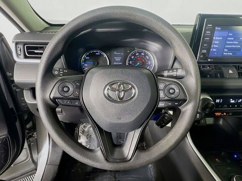 Used 2020 Toyota RAV4 LE image 15