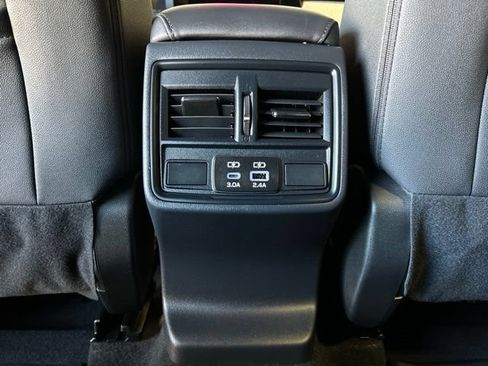Used 2026 Subaru Outback Premium AWD/4WD image 31