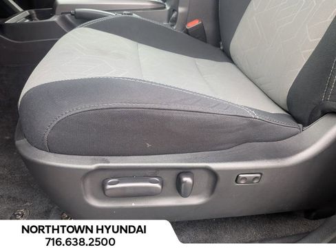 Used 2023 Toyota Tacoma TRD Off-Road image 30