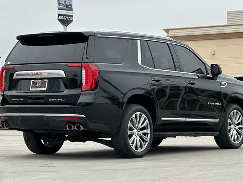 Used 2021 GMC Yukon Denali w/ Advanced Technology Package image 6