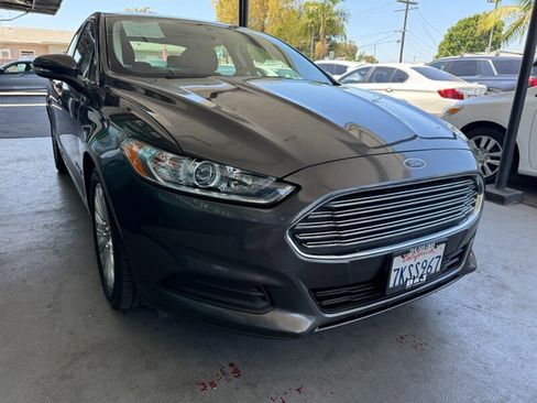 Used 2015 Ford Fusion SE FWD image 9