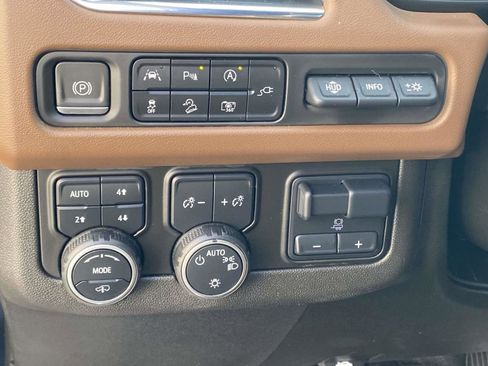 Used 2022 Chevrolet Tahoe High Country image 22