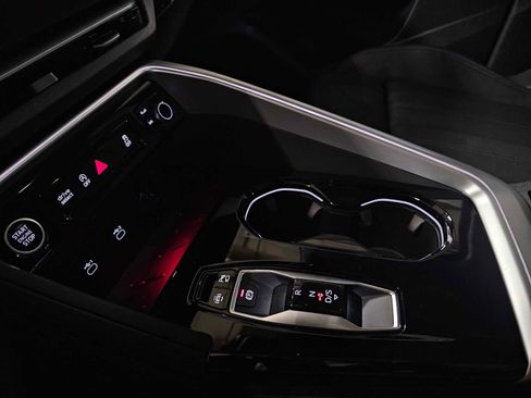 New 2025 Audi Q5 Prestige image 30