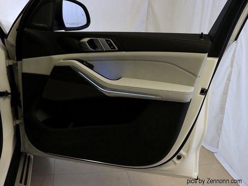 Used 2026 BMW X5 xDrive50e w/ Climate Comfort Package image 36