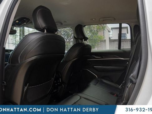 Used 2022 Jeep Grand Cherokee Limited AWD/4WD image 25