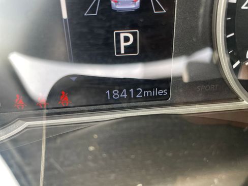 Used 2025 Nissan Versa SV image 39