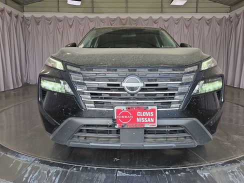 Used 2025 Nissan Rogue SV FWD image 11