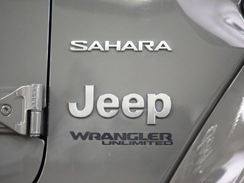 Used 2021 Jeep Wrangler Unlimited Sahara w/ Safety Group AWD/4WD image 16