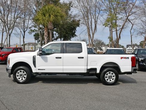 Used 2024 Ford F250 XLT w/ FX4 Off-Road Package image 2