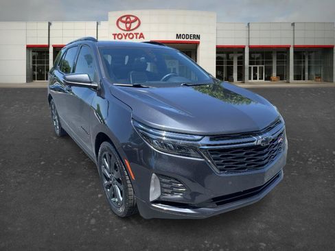 Used 2023 Chevrolet Equinox RS w/ RS Leather Package FWD image 3
