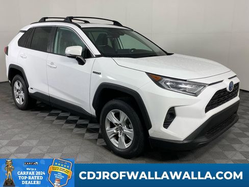 Used 2021 Toyota RAV4 XLE w/ Convenience Package image 1