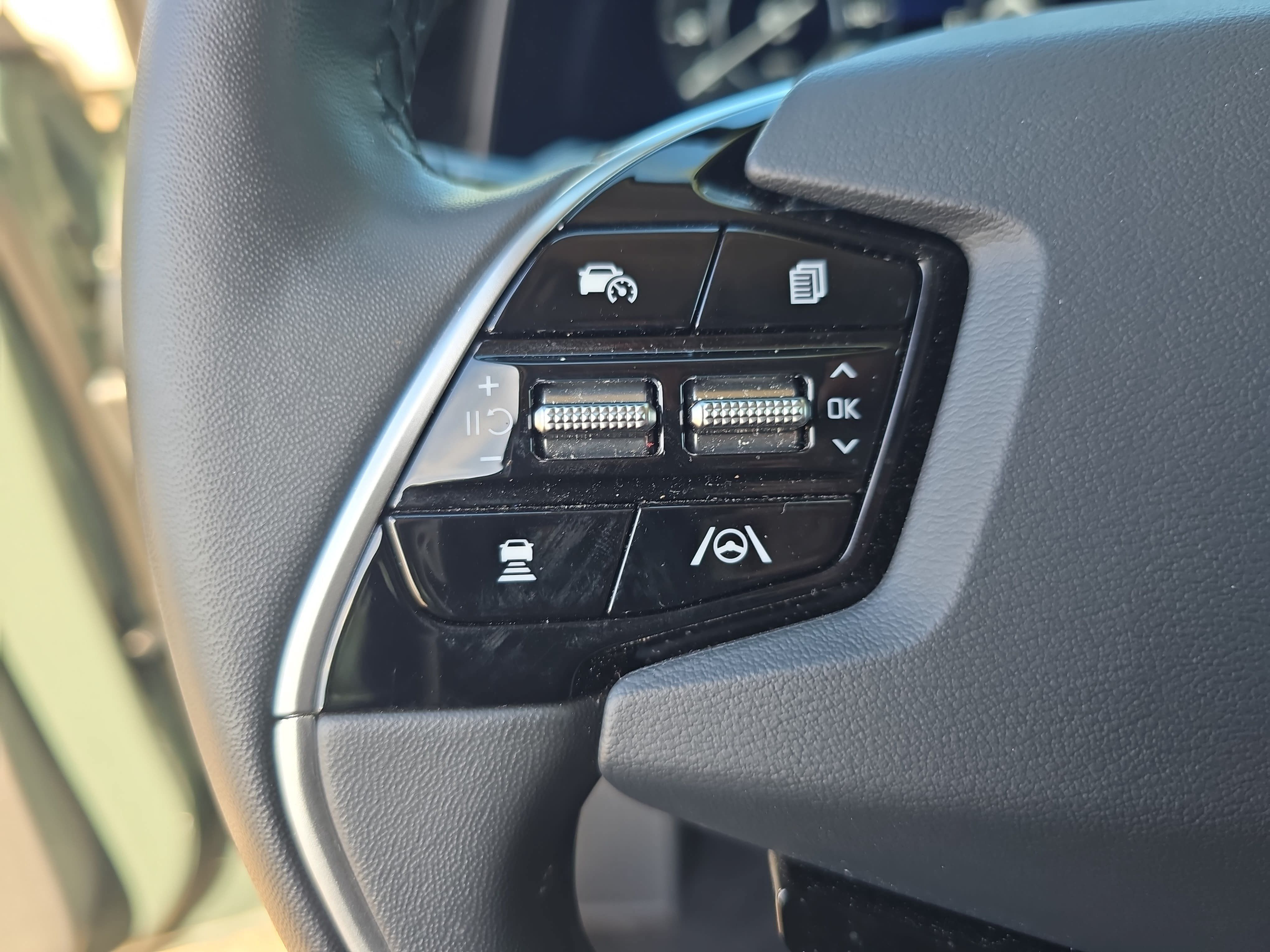 Used 2025 Kia Niro Wind FWD image 17
