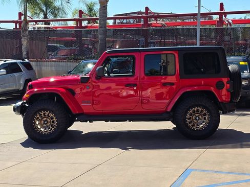 Used 2024 Jeep Wrangler Unlimited AWD/4WD image 8