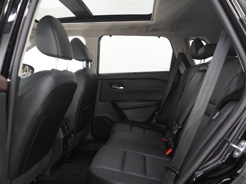 Used 2023 Nissan Rogue SV w/ SV Premium B Package AWD/4WD image 16