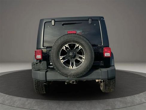 Used 2013 Jeep Wrangler Unlimited Sport image 4