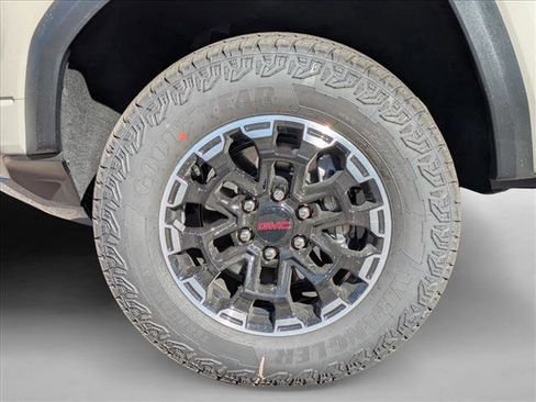 New 2026 GMC Canyon AT4 image 15