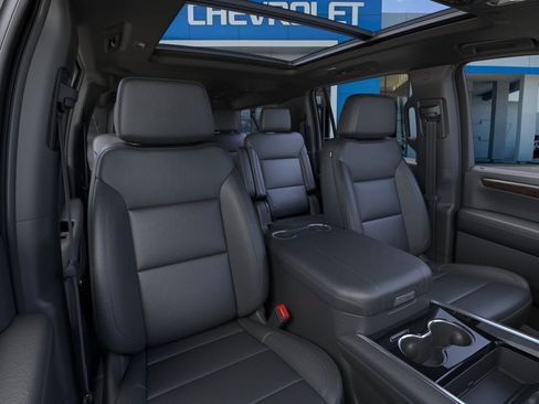 New 2026 Chevrolet Suburban Z71 w/ Comfort Package image 16