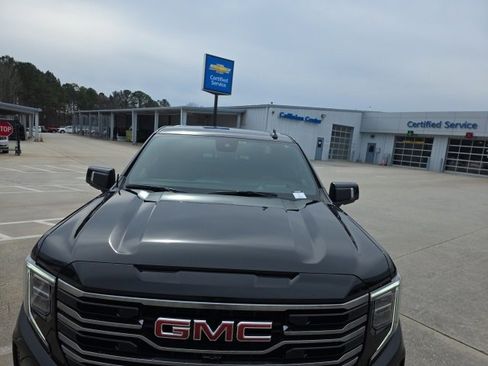 Used 2025 GMC Sierra 1500 AT4 w/ AT4 Premium Package image 20