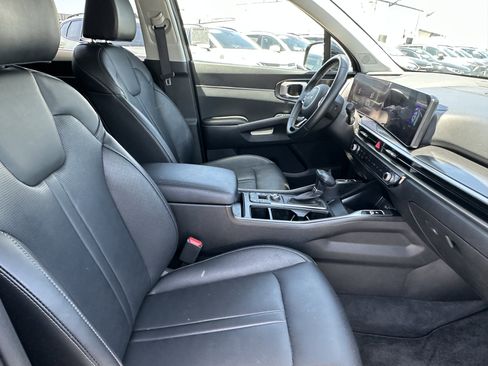 Used 2025 Kia Sorento S w/ Panoramic Sunroof Package FWD image 16