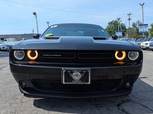 Used 2019 Dodge Challenger SXT w/ Plus Package AWD/4WD image 4
