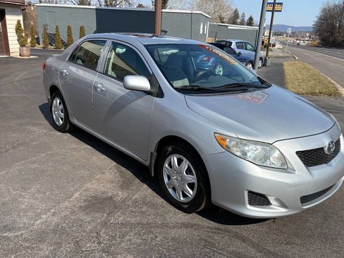 Used 2010 Toyota Corolla LE image 6