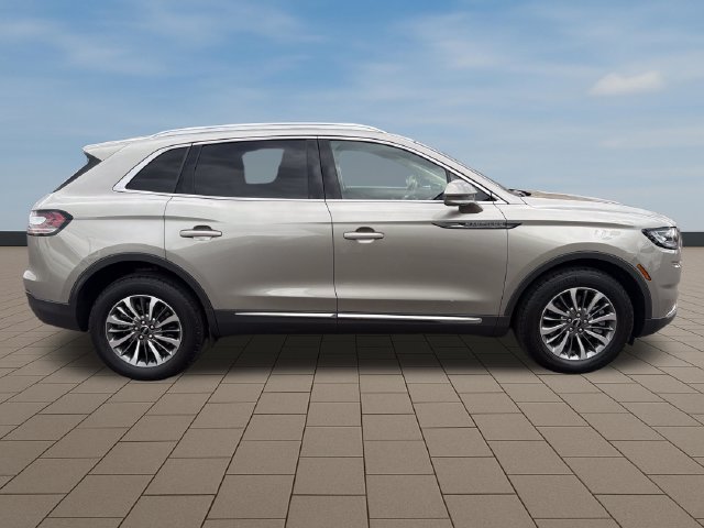 Certified 2023 Lincoln Nautilus Reserve AWD/4WD image 8