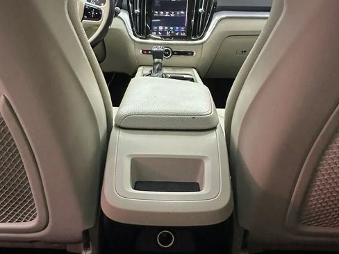 Used 2020 Volvo S60 T5 Momentum w/ Protection Package Premier FWD image 28