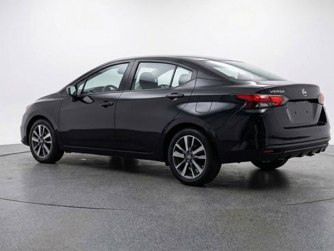 Used 2025 Nissan Versa SV image 6