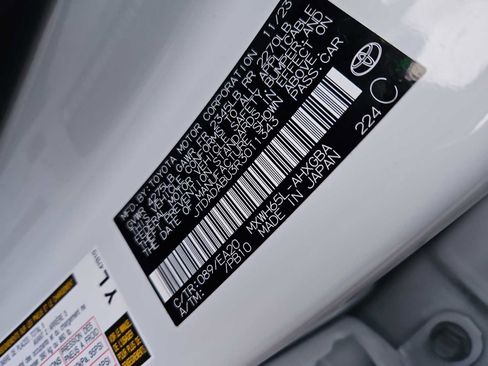 Used 2024 Toyota Prius XLE image 15